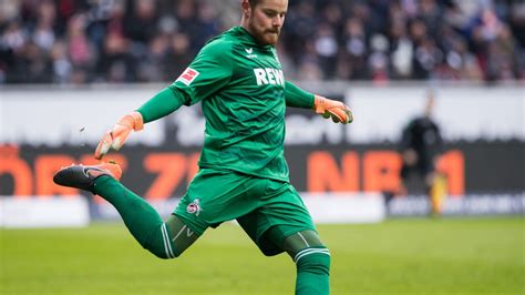 Timo Horn Bleibt Dem 1 Fc Köln Auch In Der 2 Bundesliga Treu Der