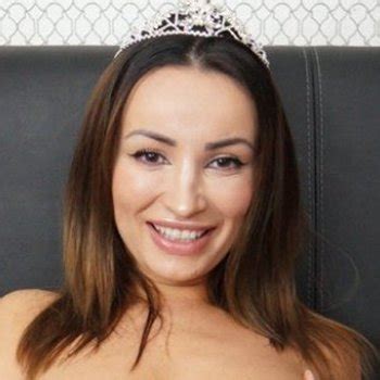 Frequently Asked Questions About Alyssia Kent BabesFAQ