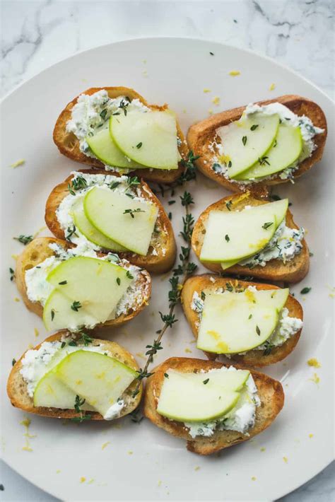 Apple Goat Cheese Crostini Appetizer Reluctant Entertainer