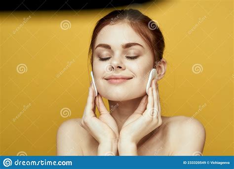 Emotional Women Bare Shoulders Cotton Pads And Clear Skin Attractive Look Stock Image Image Of