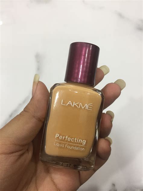 Lakme Perfecting Liquid Foundation Shades, Reviews, Price, How To Use