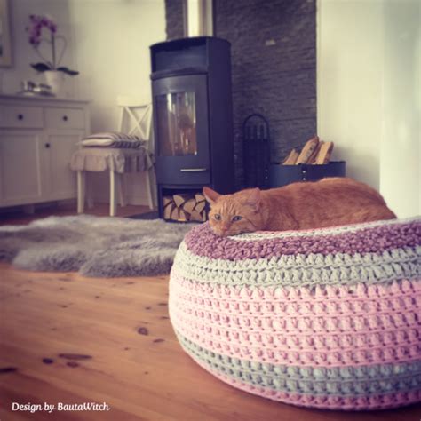 This crochet cat bed project that we will be showing you all today is super comfortable, and your cat will right at home with it. Free Crochet Cat Bed Patterns to make, cat caves, donuts ...