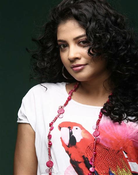 debut tamil actress photos nedunchaalai tamil movie actress shivada nair cute photos