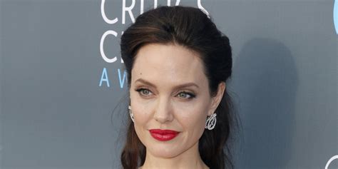 Angelina Jolie So Versuchte Sie Brad Pitt Um Den Finger Zu Wickeln