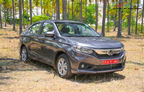 New Honda Amaze Recorded 228 Growth In September 8401 Units Sold