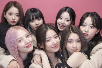 Nmixx Ot Cute Group Photo South Korean Girls Korean Girl Groups Fandom Love Me Like Bear