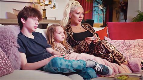 Christina Aguileras Kids Max And Summer Star In Nintendo Ad With Mom