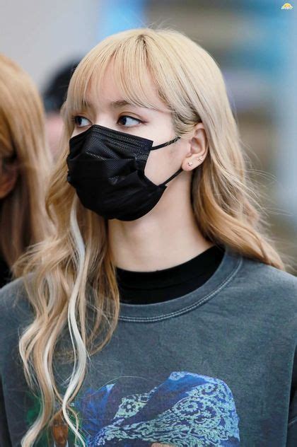 25 Times Blackpinks Lisa Blinded Us With Her Beauty Koreaboo