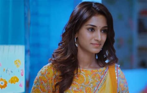 Check spelling or type a new query. 5 Reasons To Love Sonakshi Bose Of Kuch Rang Pyaar Ke Aise ...