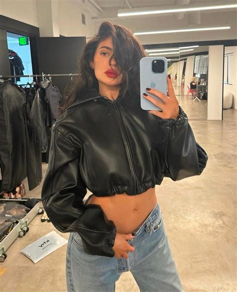 Kylie Jenner Worries Fans Who Say Shes Too Skinny As She Shows Off