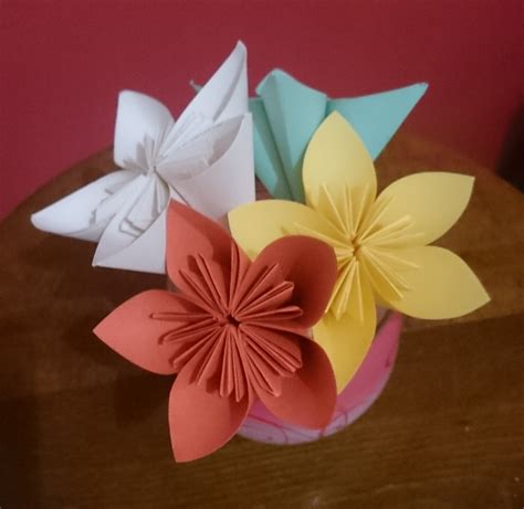 How To Make An Origami Flower Flower Crafts Paper Flowers Craft