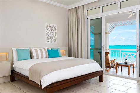 Deluxe One Bedroom Oceanfront Suite Alexandra Resort