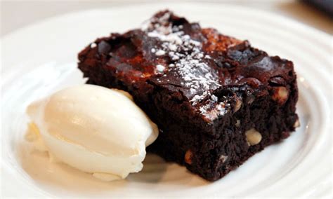 Brownies met noten en witte chocolade davelovesfood
