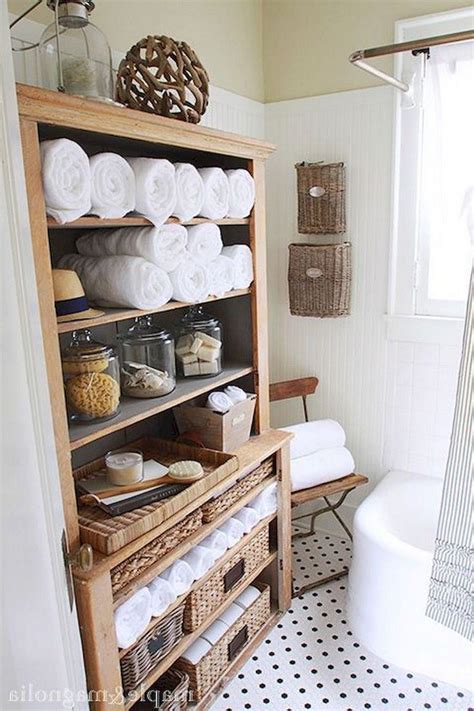 Small Bathrooms With Storage Tips And Tricks Decoomo