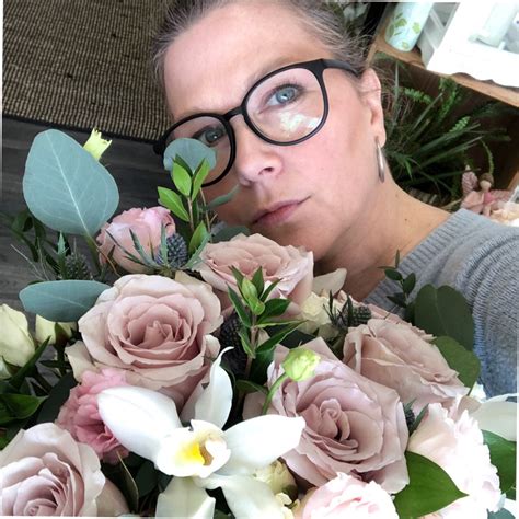 Lisa Rowley Flower And T Shop Owner Songbird Florals Linkedin
