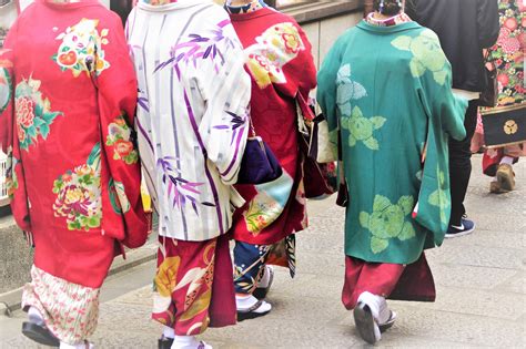 Porter Le Kimono Une Appropriation Culturelle Midnight Blossom