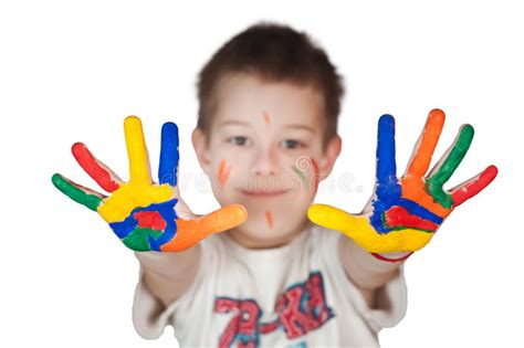 Kind Dat Zijn Gekleurde Handen Toont Stock Foto Image Of Vrolijk