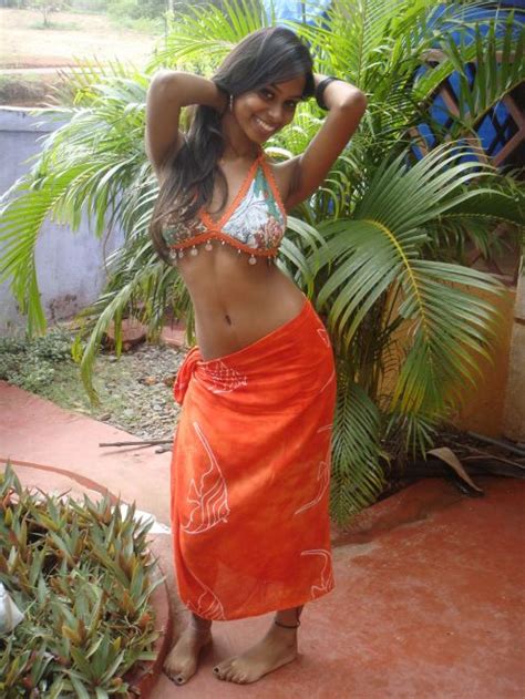 Hottest Aunty Srilankan Aunty In Bikini