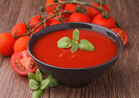 Recette soupe glacée de tomates au basilic