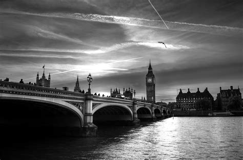 Black And White London Pictures Download Free Images On Unsplash
