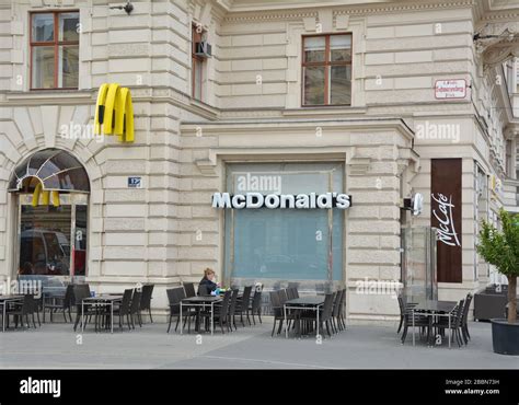 Vienna Austria May 2 2016 Mcdonalds Restaurant On