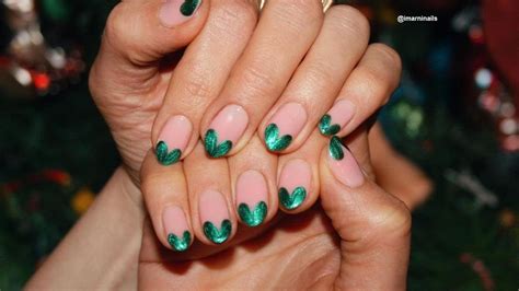 7 Winter Perfect Dark Green Nail Polish Ideas You Must Try Fashionisers©