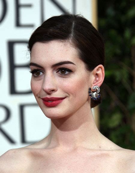 Anne Hathaway Hairstyles Image Hair Hair Comb Updo Styles