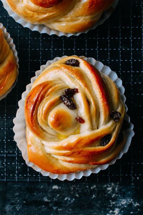 Cinnamon Raisin Buns Soft And Lightly Sweet The Woks Of Life Recipe