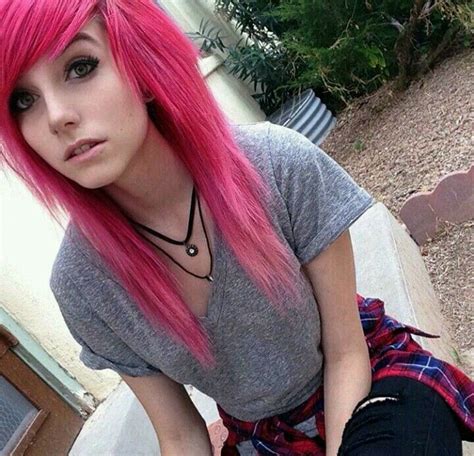 Alex Dorame Discovered By キャサリン On We Heart It Scene Hair Emo Scene