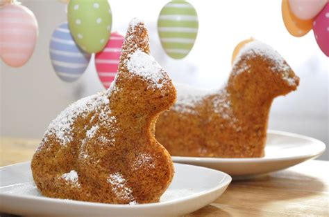 10 minuten rasten lassen, die form abnehmen und mit. Gebackener Osterhase - Rezept | Kochrezepte.at