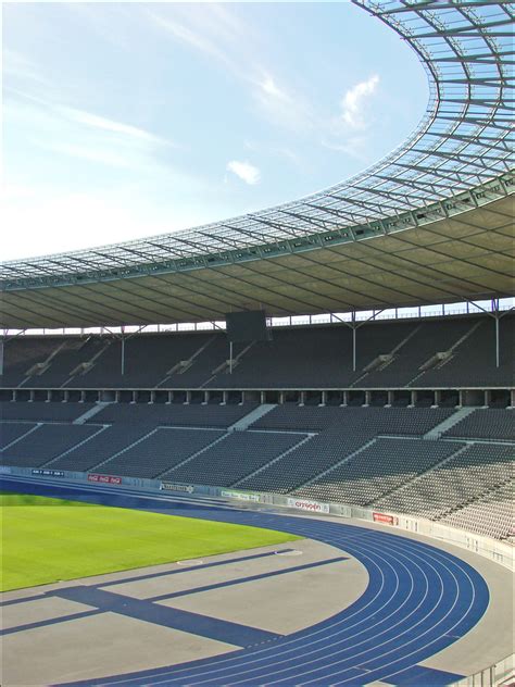 Le stade olympique (Berlin) | Vue du stade depuis la tribune… | Flickr