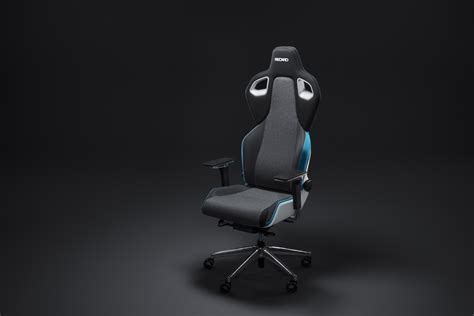 The p 1300 gt gives us both. Market launch for the new Gaming Seat from Recaro - RECARO