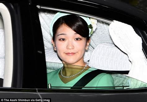 Japans Princess Mako To Marry Commoner And Lose Status Daily Mail Online