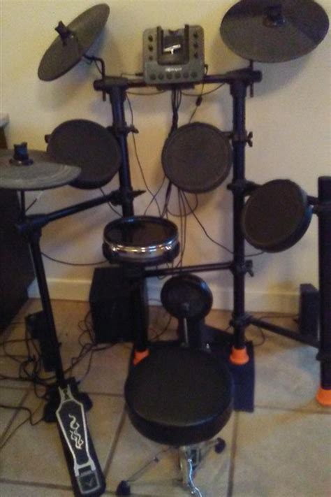 Jammin Pro Irocker 15 Piece Drum Set Plus Seat Sub And Speakers