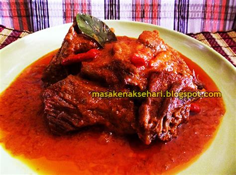 Jun 20, 2021 · makanan khas lombok memang dikenal dengan rasa yang pedas dan manis seperti halnya sate rembiga. Resep Daging Sapi Asam Manis Masak Pedas