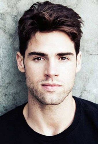The arrangement of the hair tends to mask the actual size of your ears. Best Hairstyles for Men Long Face & Tall Forehead ...