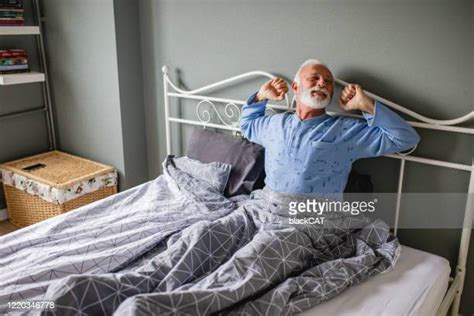 Old Man Wake Up Stock Fotos Und Bilder Getty Images