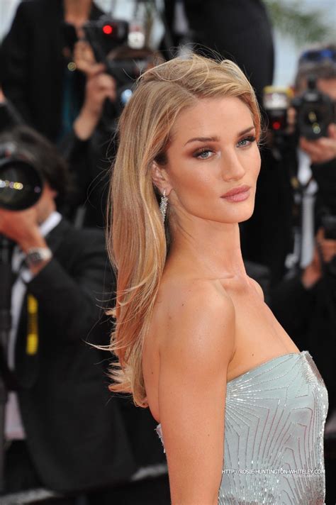 Pin By Anna Ily S On Beauty Rosie Huntington Whiteley Hair Rosie