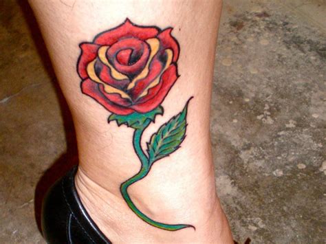 36 Fancy Rose Tattoos On Leg