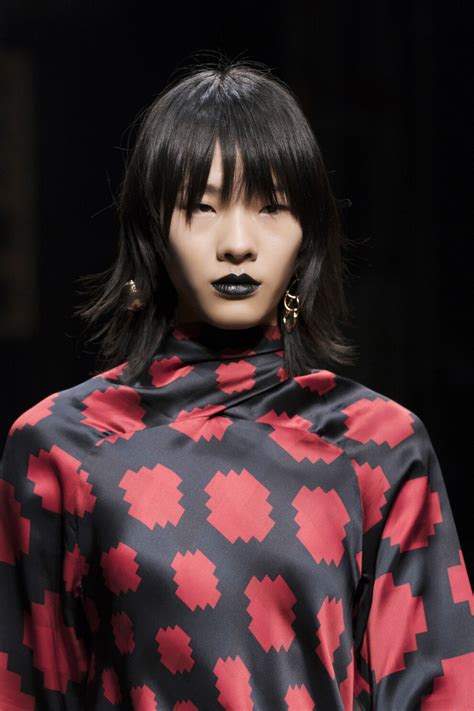 Kalau kamu mau mencobanya di tahun 2020, gaya ponytail merupakan model rambut wanita korea panjang yang tak lekang oleh waktu. Tahun 2020 Model Rambut Panjang 2020 - Model Rambut Indonesia