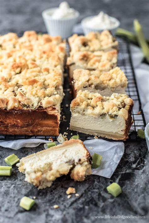 Rhabarber Streusel Käsekuchen