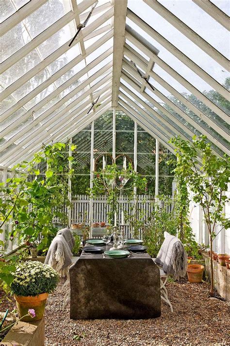 Une Orangerie Dans Le Jardin Garden Room Greenhouse Garden Structures