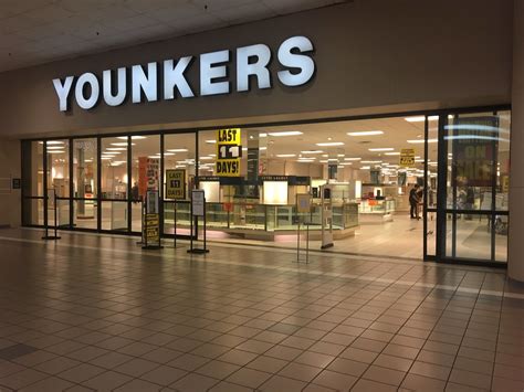 Younkers Crossroads Center Waterloo Iowa This Younkers Ope Flickr