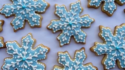 I am new to flickr and have been so inspired looking through everybody's pictures! How To Decorate Snowflake Cookies - YouTube