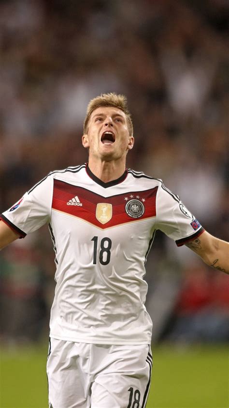 These years in real madrid, and time for me, full of consideration but also hard because real madrid is of the highest demands, but i real madrid wants to express its gratitude to a player who has proved to be the best in the world. Wallpaper Football, Toni Kroos, soccer, The best players 2015, FIFA, Real Madrid, Midfielder ...