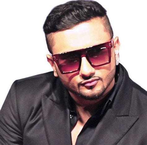 Ht Entertainment On Twitter Rapper Honey Singh Number Is Chautalas Poll Theme Song Watch It