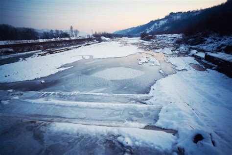 Frozen River Landscape Stock Image Image Of Atmosphere 22981485