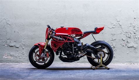 Dohc, 4 radial valves per cylinder. Italian motorcycle manufacturer | MV Agusta | Motorky