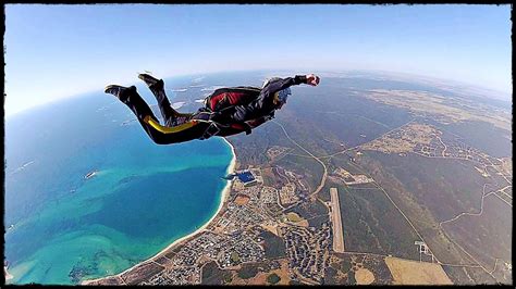 • those who wish to go sky diving in dubai, must be above 18 years of age. Read the webpage just press the grey link for even more ...