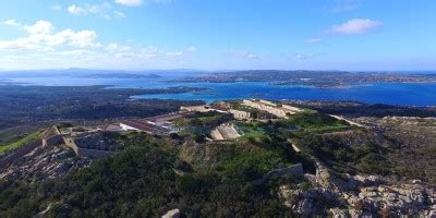 Als hij of zij dat wel doet, zie je de tweets hier. Museo Arbuticci, una grande delusione - Liberissimo.net ...